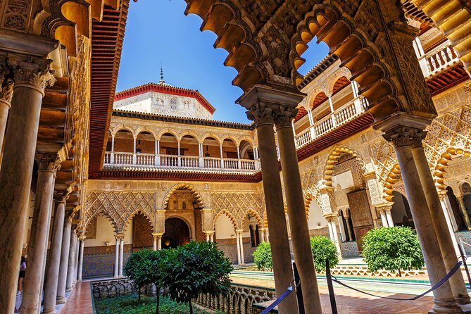 Alcazar, Cathedral and Giralda Guided Tour with Priority Tickets - Torre Giralda: Best Views, Plus a Mosque-Minaret Backstory