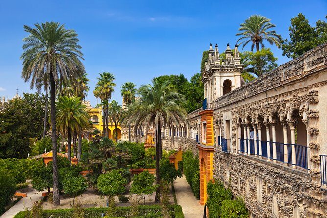 Alcazar, Cathedral and Giralda Guided Tour with Priority Tickets - Real Alcázar de Sevilla: A Palace That Keeps Changing Its Costume