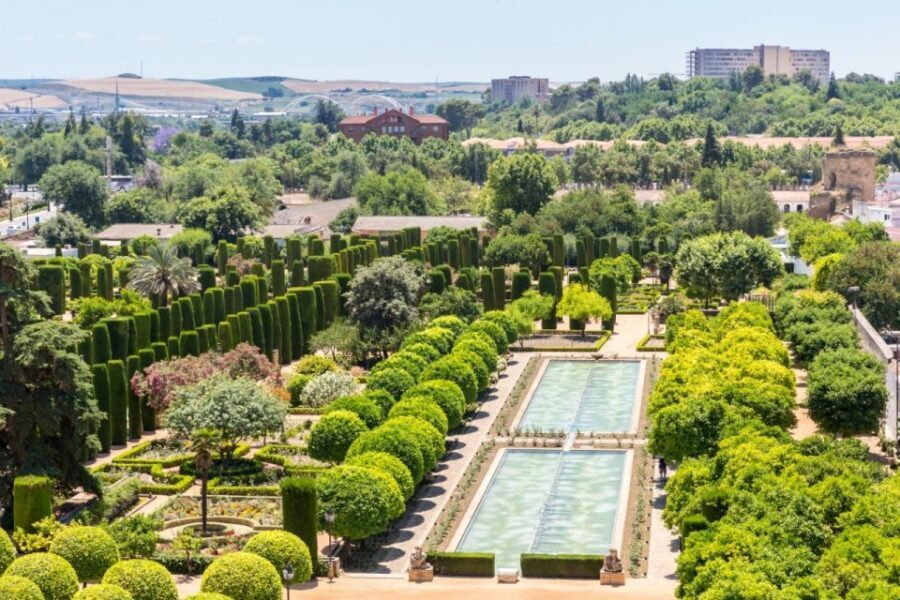 Córdoba: Alcázar and Jewish Quarter 2-Hour Guided Tour - If Alcázar is closed: what actually changes and why it still works